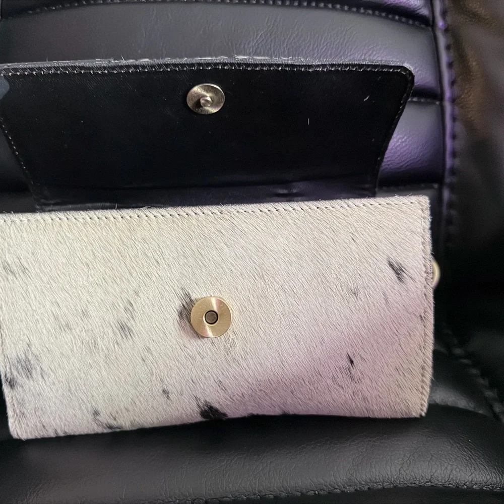 💜 Handcrafted Cowhide Crossbody Wallet 💜
